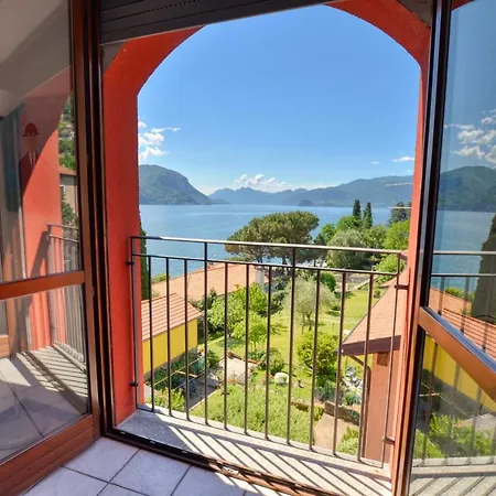 3-bedroom Lakefront Lakeview