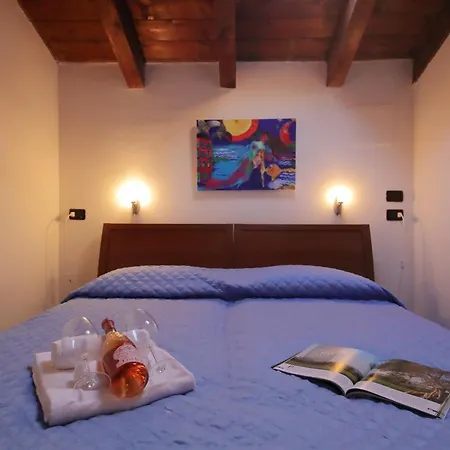 3-bedroom Lakefront Lakeview Apartmán