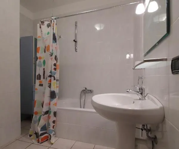 3-bedroom Lakefront Lakeview Apartman Acquaseria