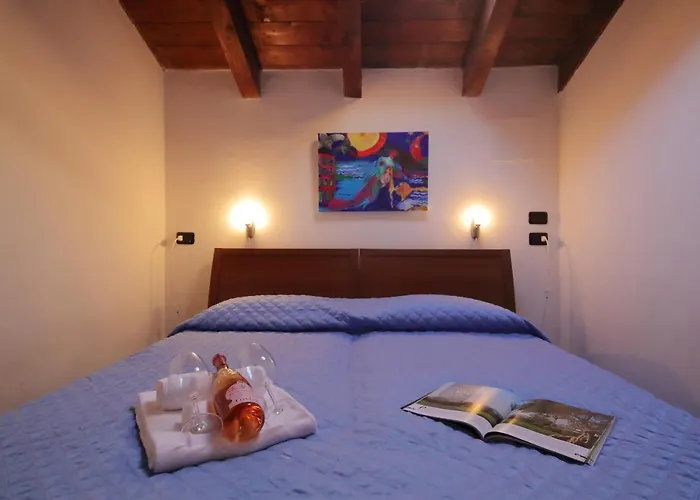 3-bedroom Lakefront Lakeview Apartman