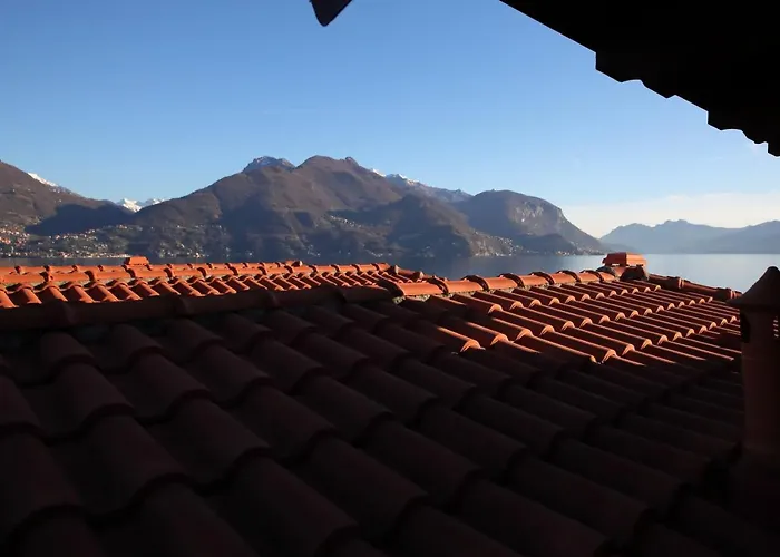 3-bedroom Lakefront Lakeview Acquaseria